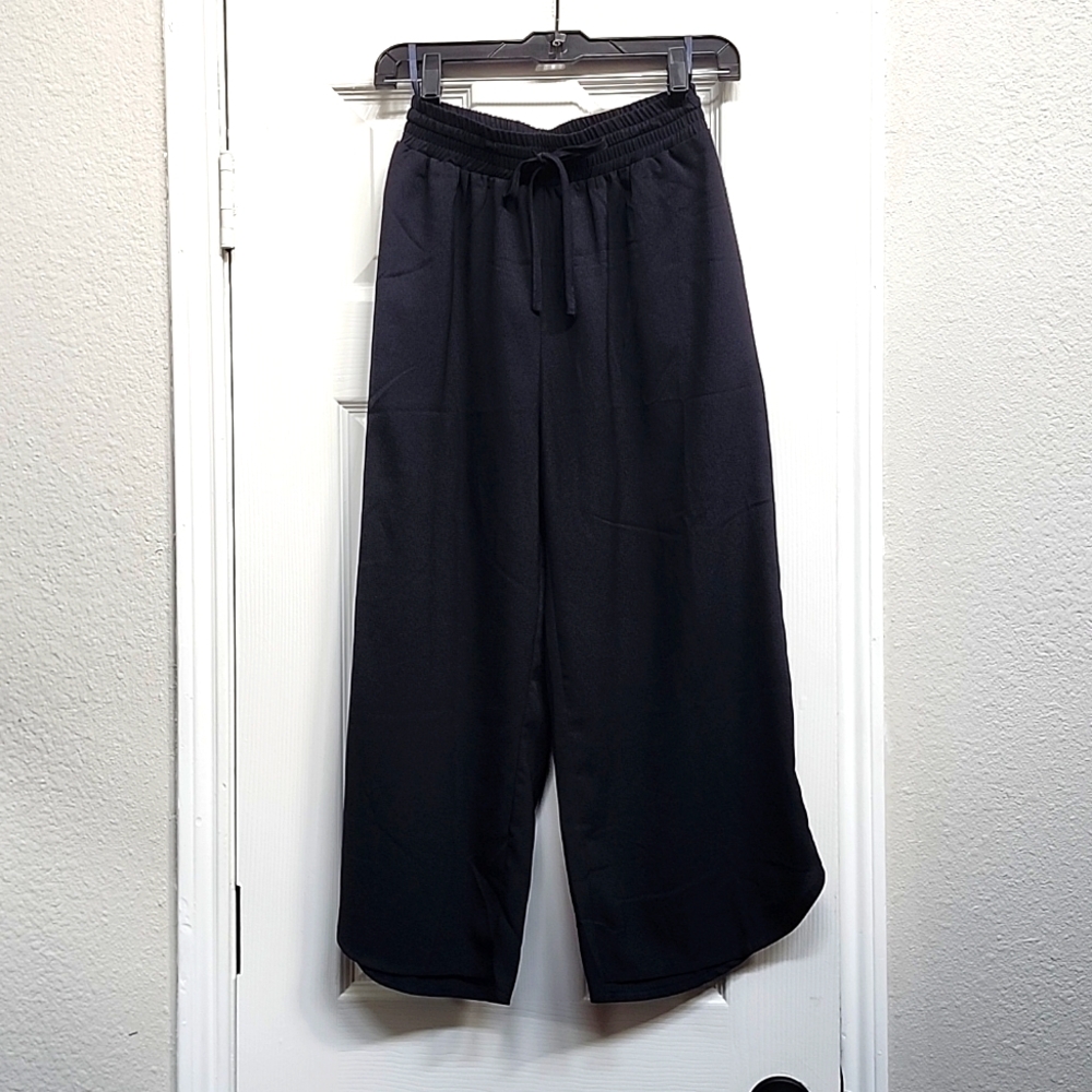 She + Sky Black Cropped Flowy Pants, Size M - Picture 2 of 7